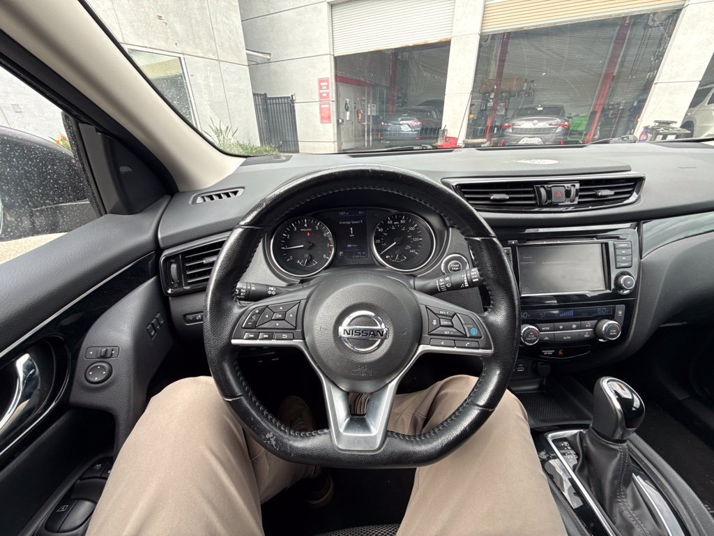 Used 2021 Magnetic Black Pearl Nissan SV image 25