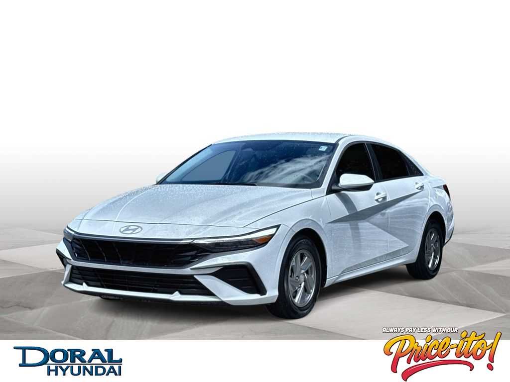 2025 Hyundai Elantra SE