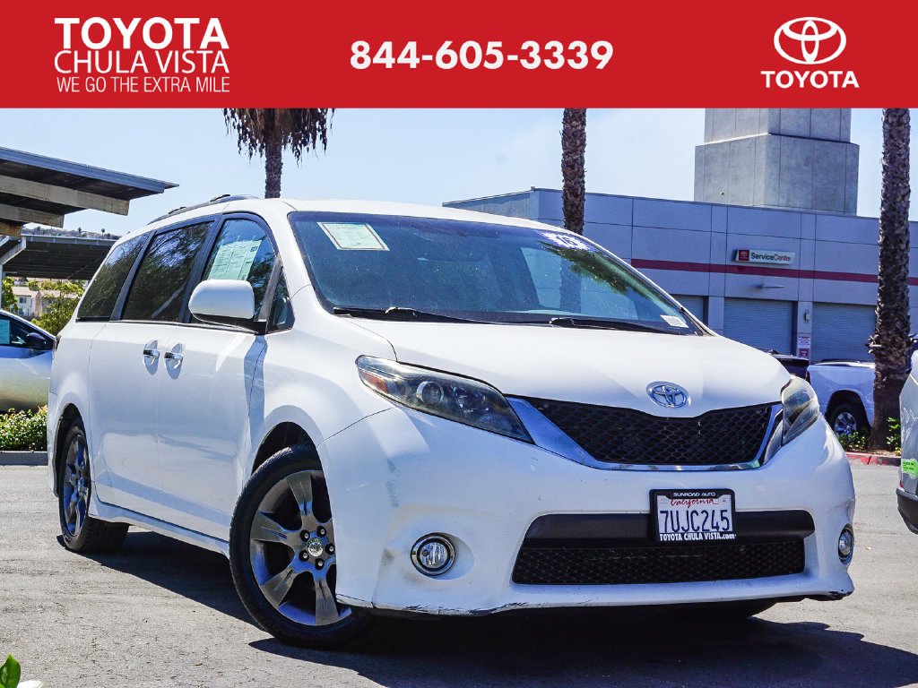 Used 2016 White Toyota SE image 1