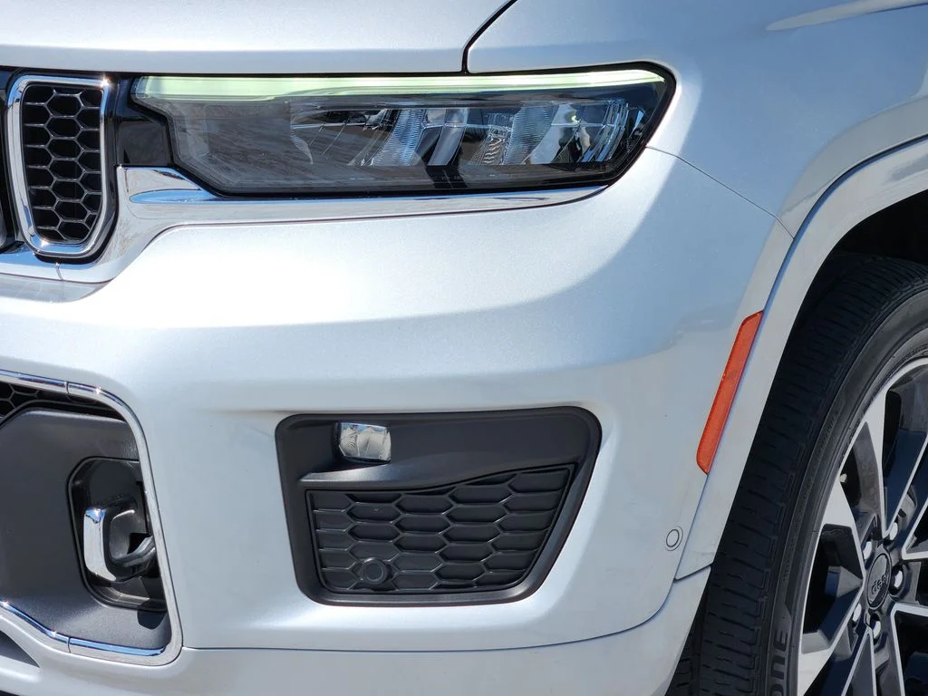 Used 2022 Silver Zynith Jeep Overland image 11