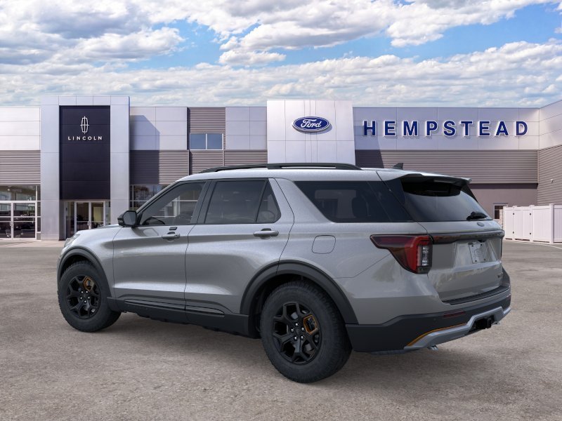 New 2026 Carbonized Gray Metallic Ford Tremor® image 4