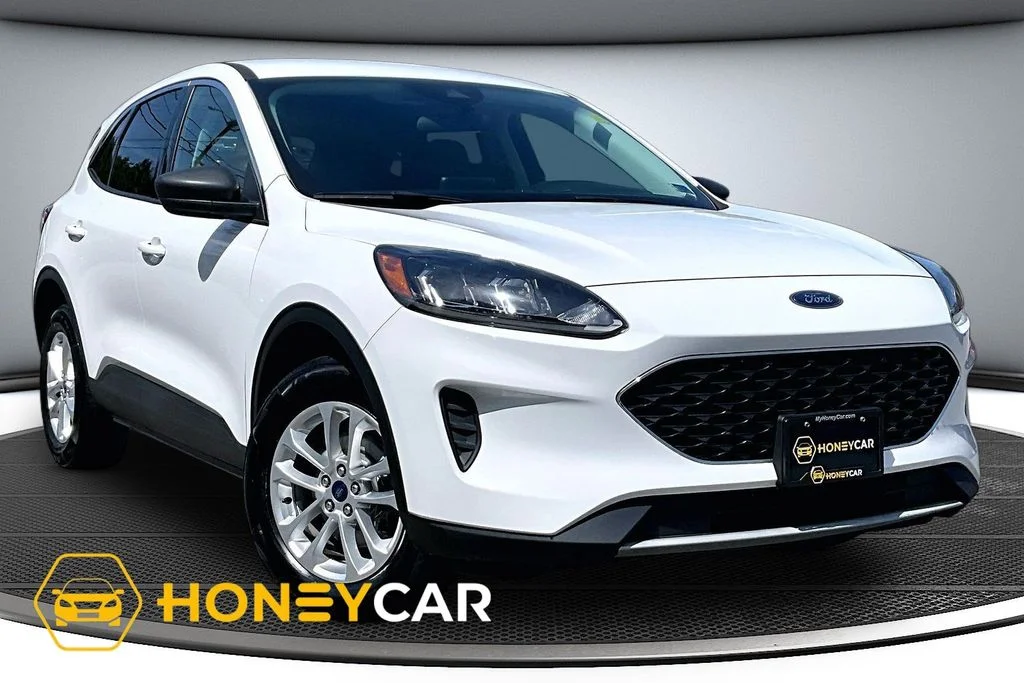 Certified Used 2022 White Ford SE image 1