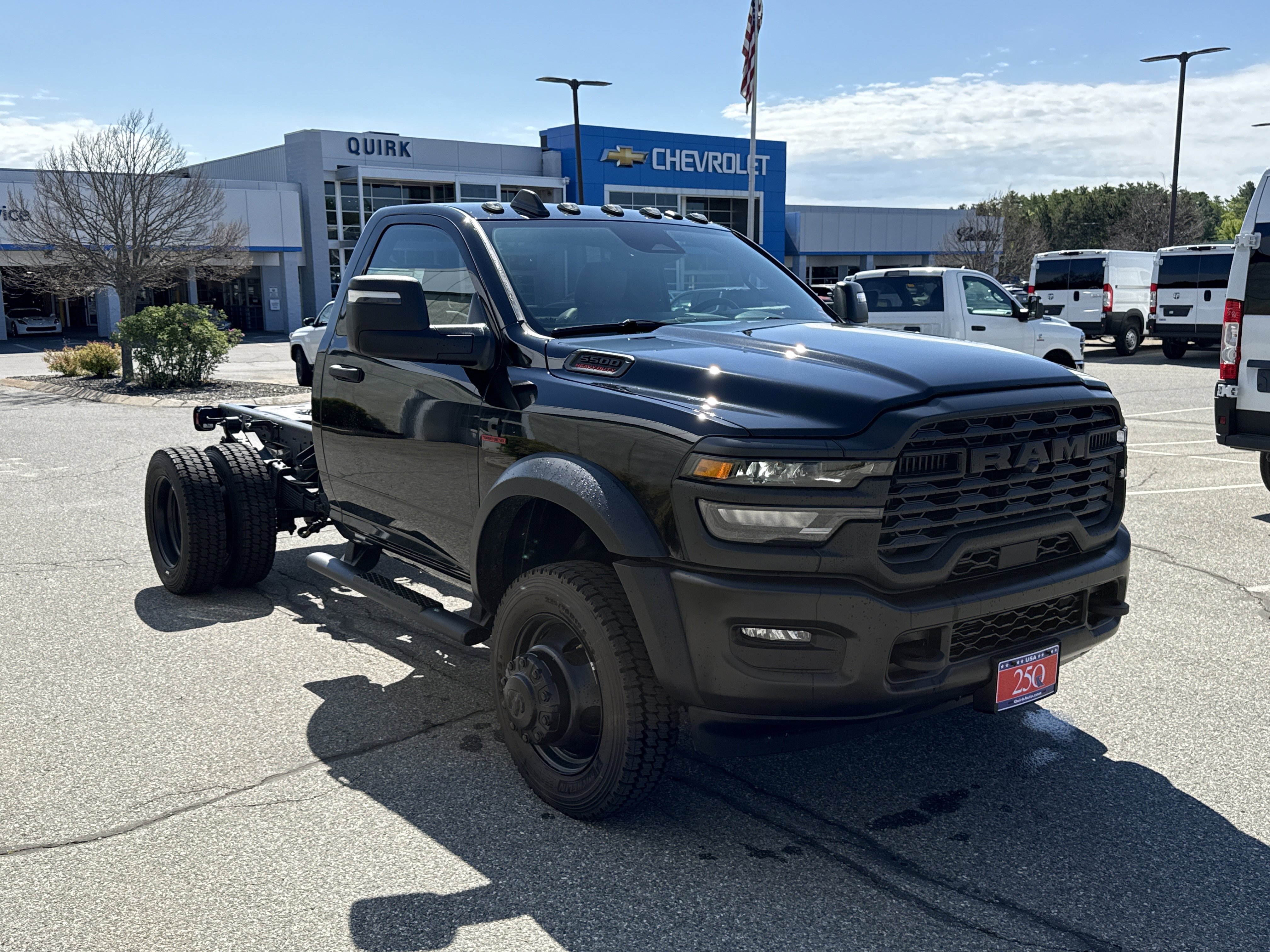 New 2026 Diamond Black Crystal Pearl-Coat Exterior Paint RAM Tradesman image 7