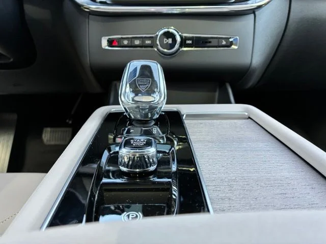 New 2026 Crystal White Volvo Plus image 15