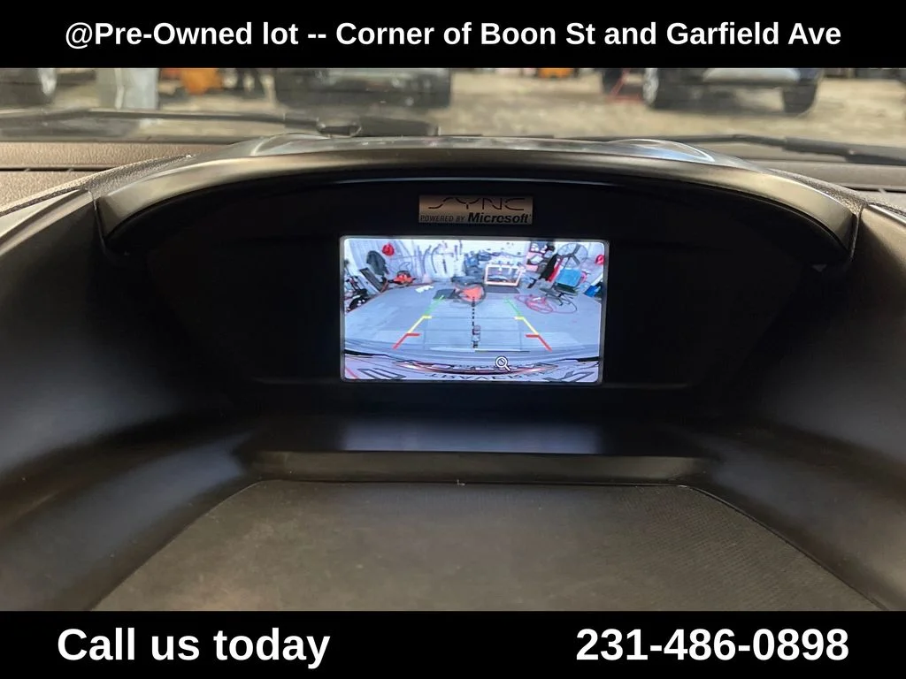 Used 2015 Silver Ford SE image 26