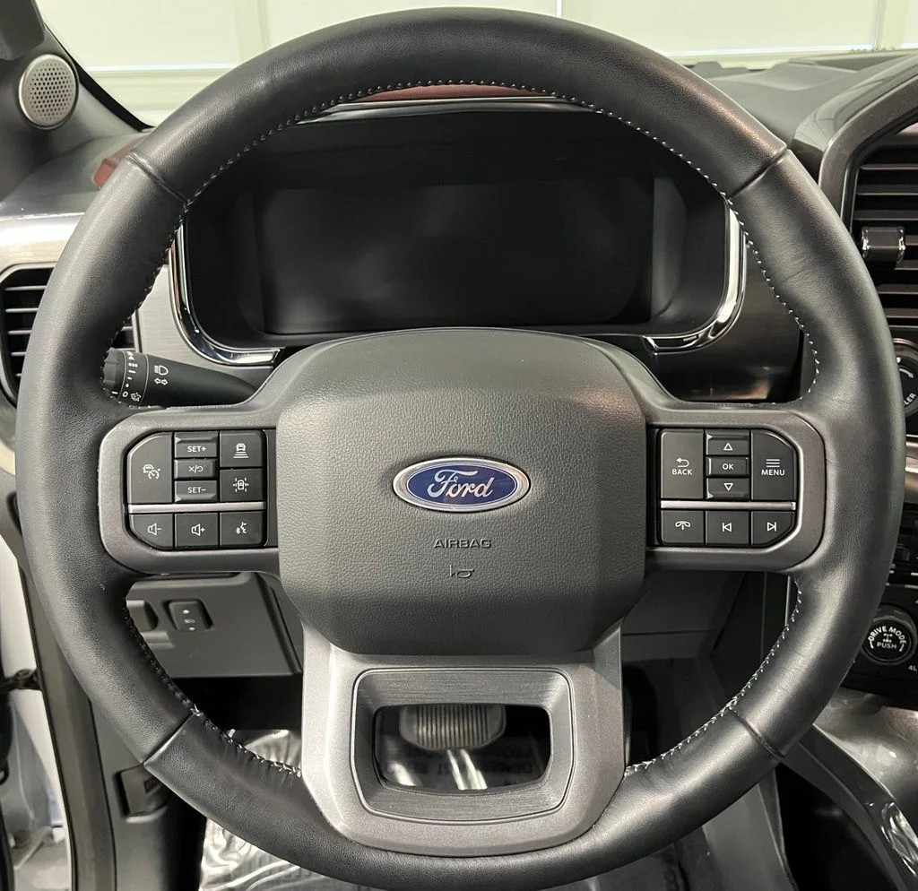 Used 2023 White Ford Lariat image 27