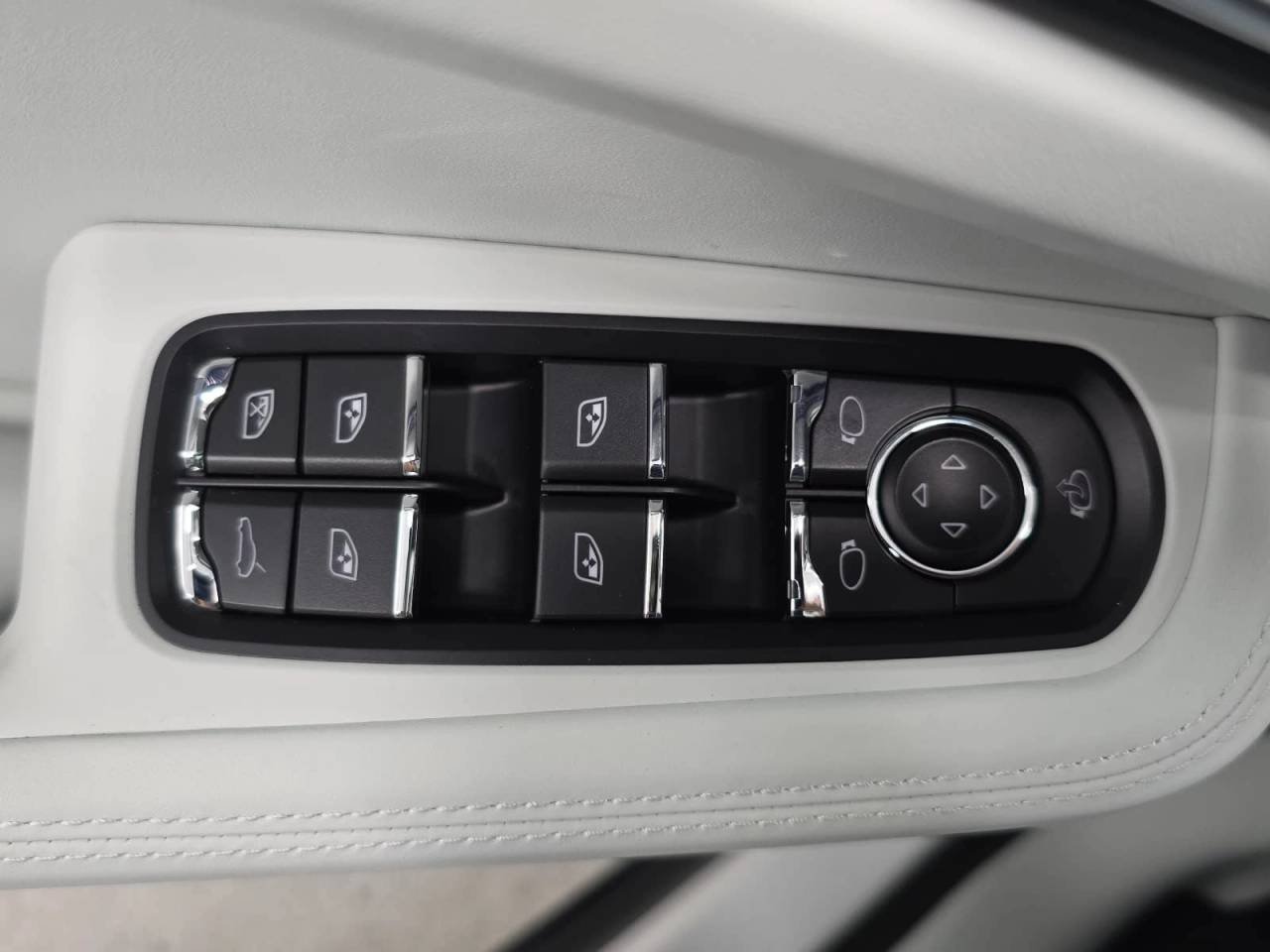 New 2026 Carrara White Metallic Porsche  image 24