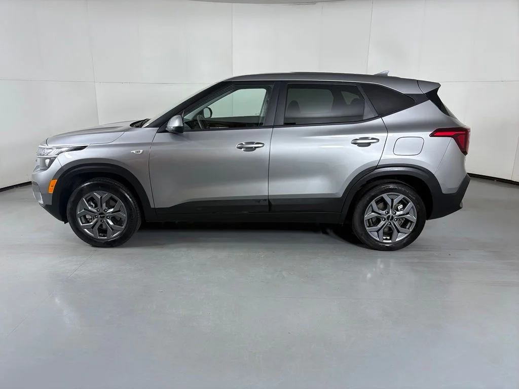 Used 2026 Gray Kia LX image 5