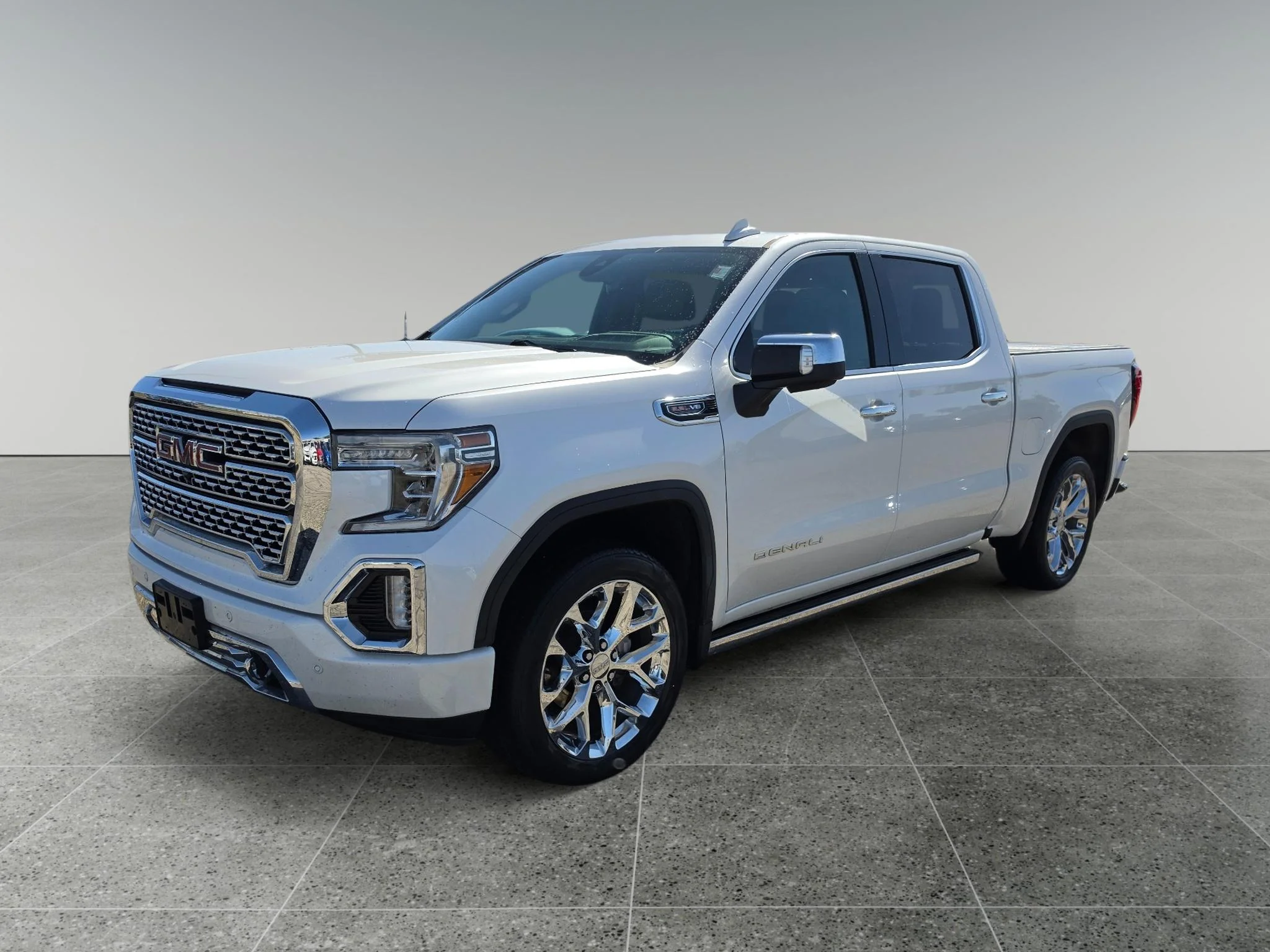 Used 2020 White Frost Tricoat GMC Denali image 1