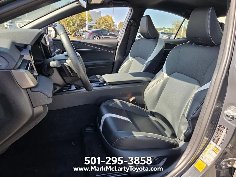 Used 2025 Underground TOYOTA SE image 9