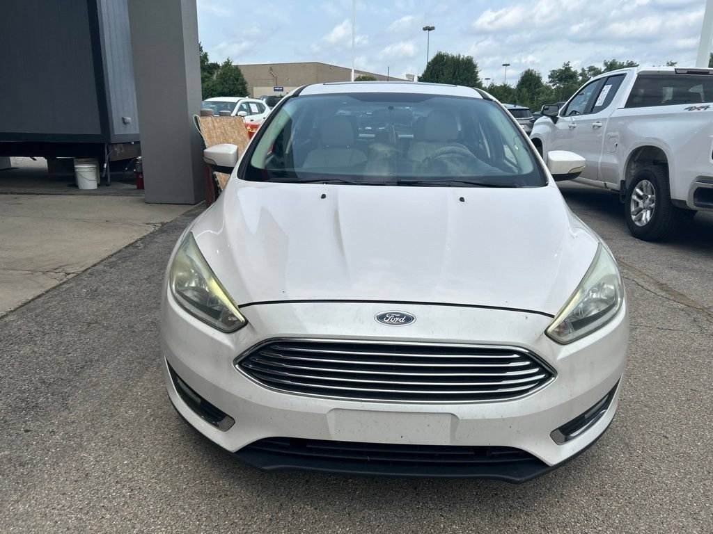 Used 2015 White Platinum Clearcoat Metallic Ford Titanium image 2
