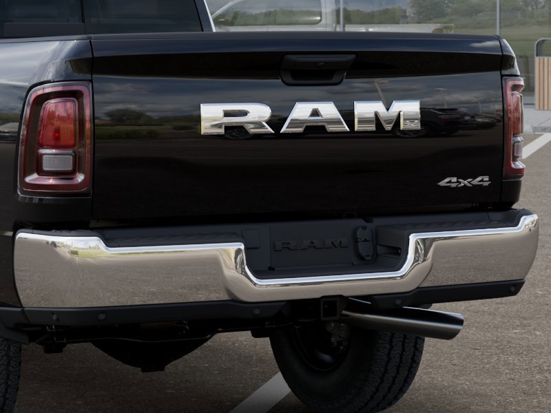 New 2026 Diamond Black Crystal Pearl-Coat Exterior Paint RAM Tradesman image 13