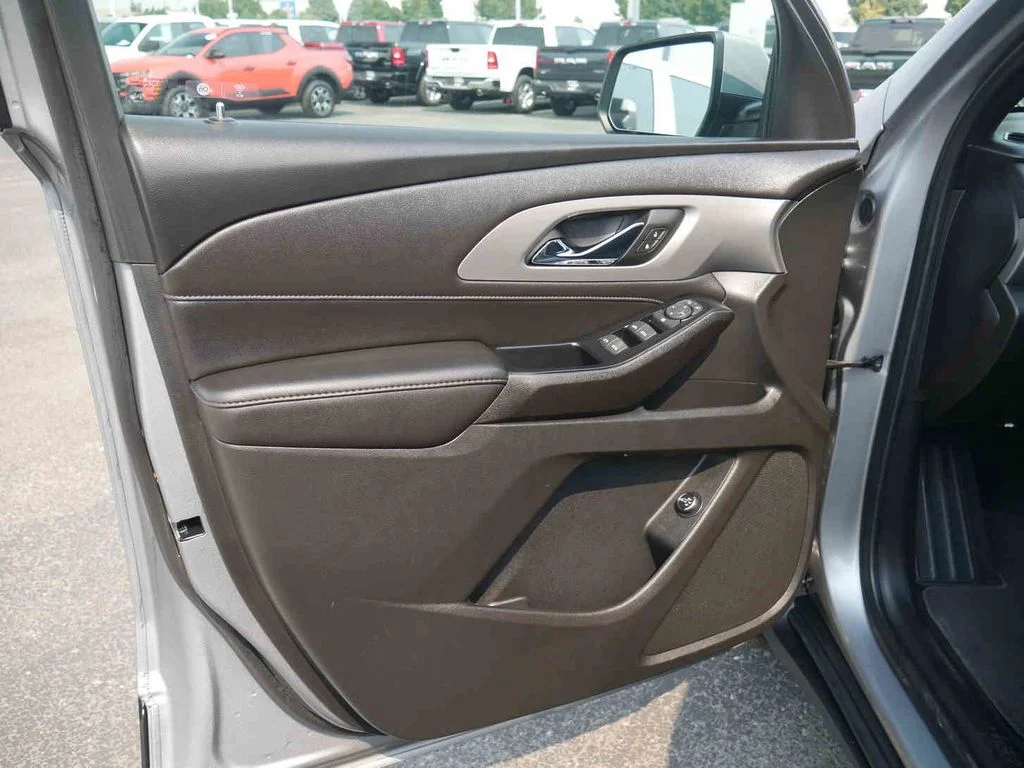 Used 2023 Gray Chevrolet LT 1LT image 21