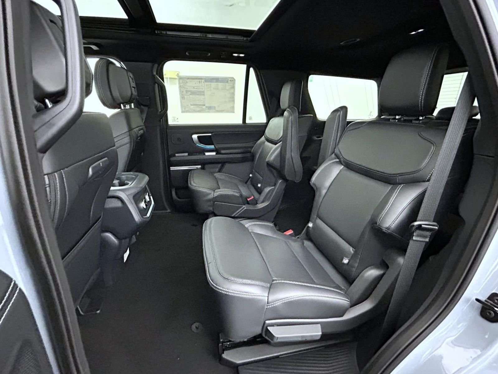 New 2027 Glacier Gray Metallic Tri-Coat Ford Platinum image 22