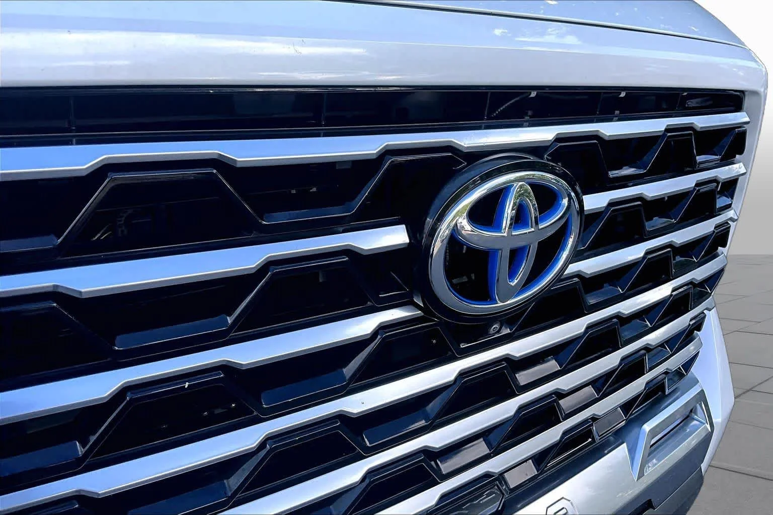 Certified Used 2023 Wind Chill Pearl Toyota Capstone Hybrid image 29