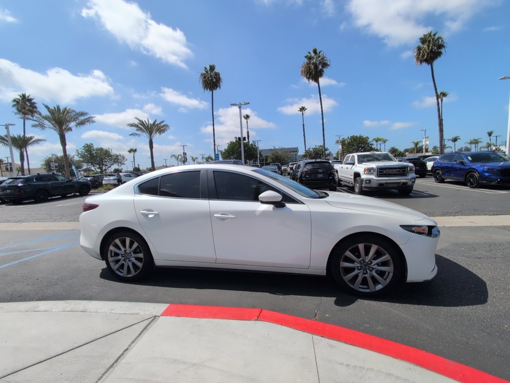 Used 2020 White Mazda Preferred image 27