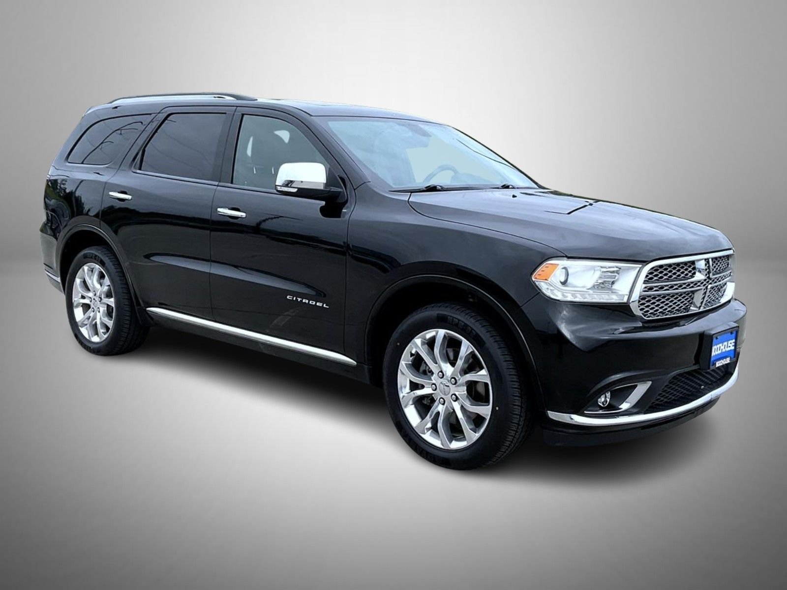Used 2017 Black Dodge Citadel image 3