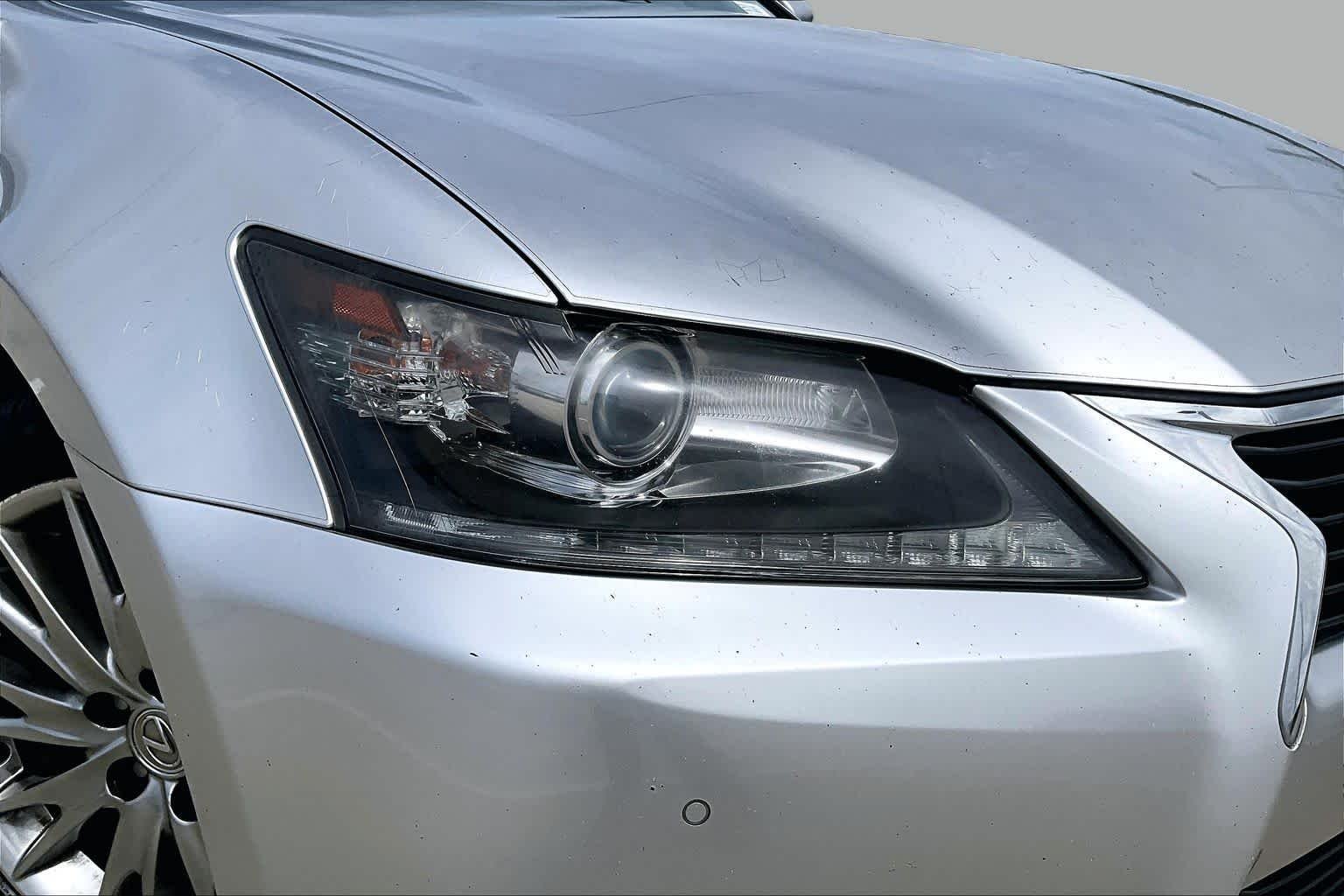 Used 2014 Liquid Platinum Lexus  image 26