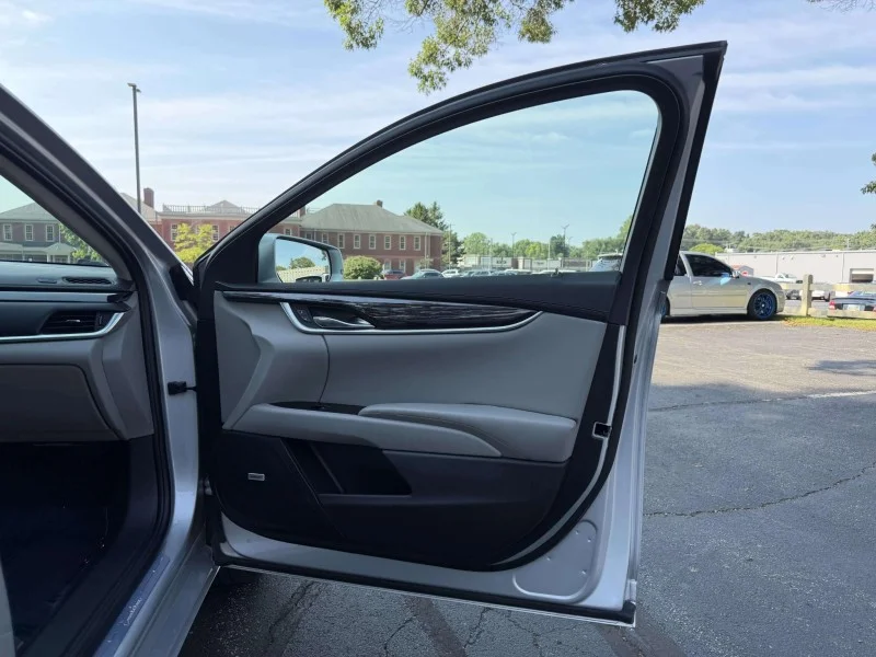 Used 2017 Silver Cadillac Luxury image 27