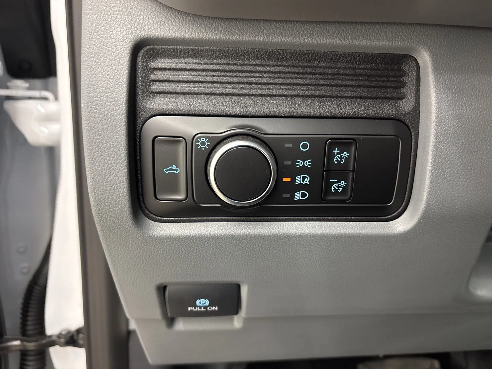 New 2026 Oxford White Ford F-350® XL image 12