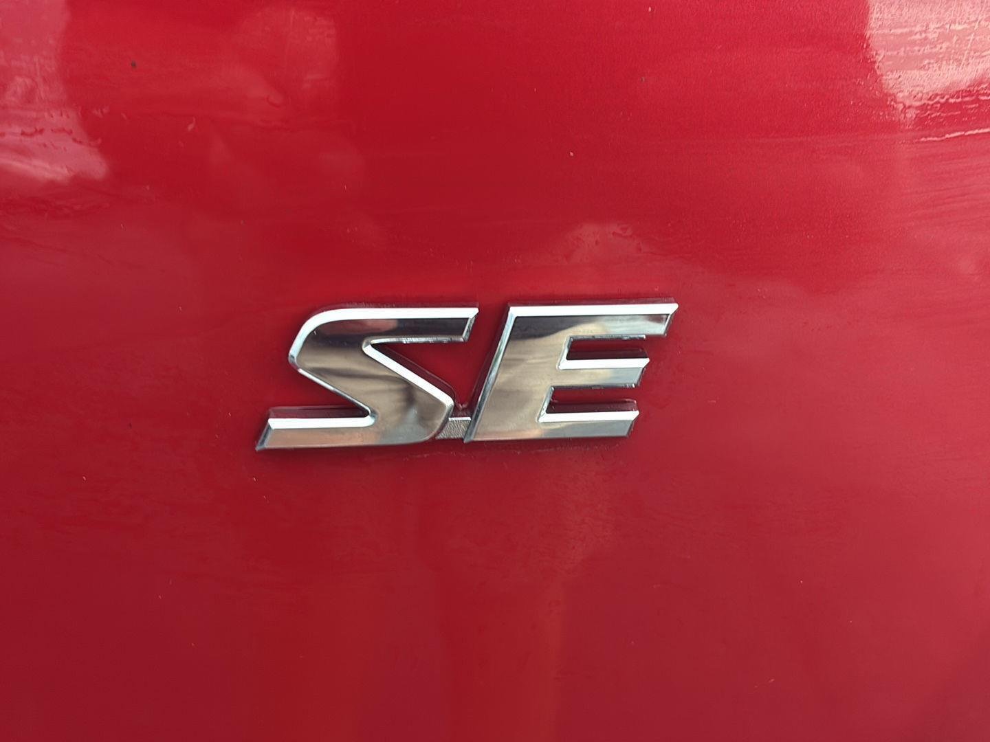 Used 2016 Barcelona Red Metallic Toyota SE image 7