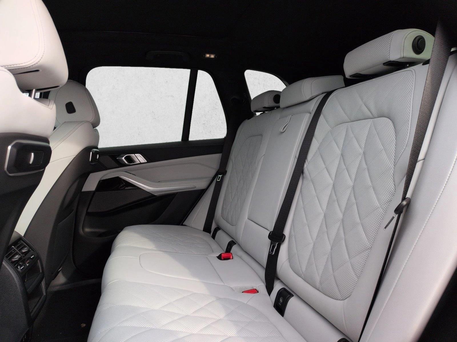 Used 2026 Brooklyn Grey Metallic BMW xDrive50e image 16