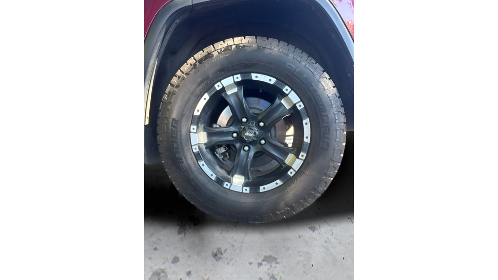 Used 2017 Red Jeep Laredo image 24