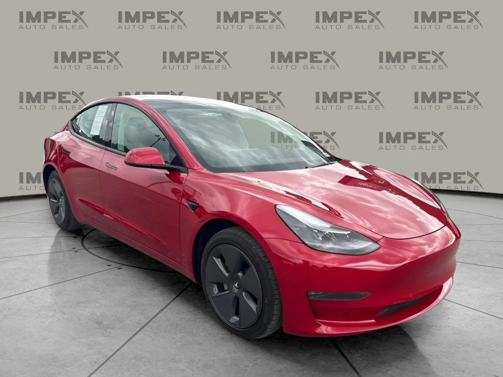 Used 2022 Red Tesla Long Range image 4