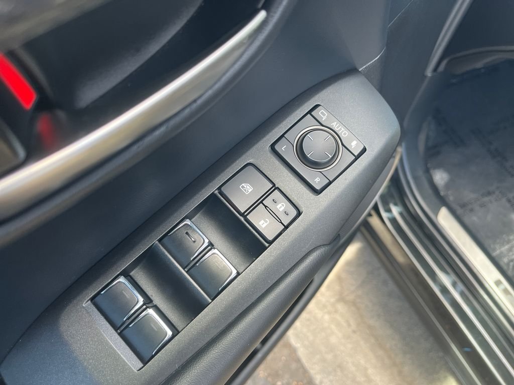 Used 2019 Black Lexus 300h image 11