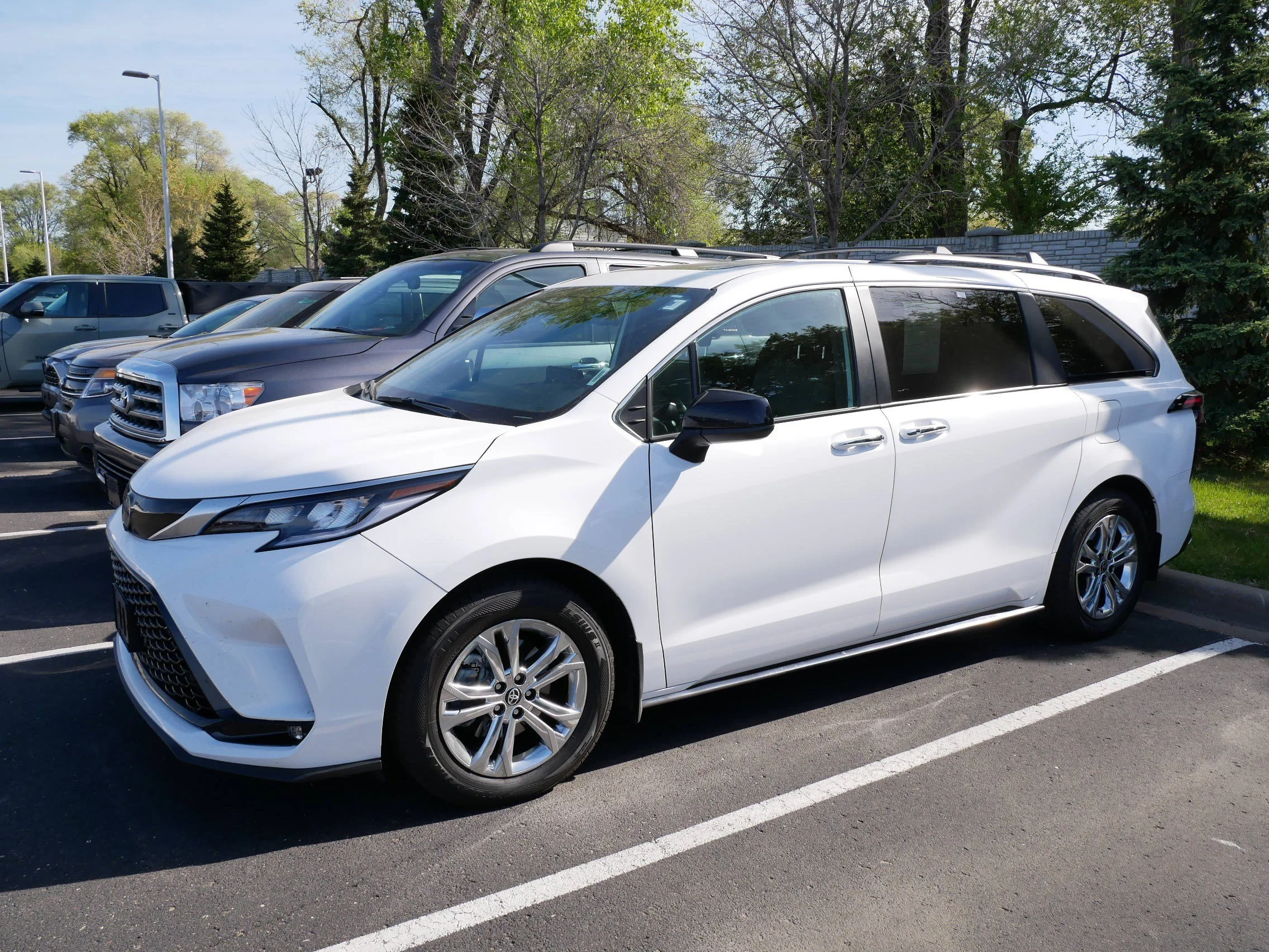 Used 2023 Toyota Sienna XSE with VIN 5TDDSKFC2PS106708 for sale in Brooklyn Center, Minnesota