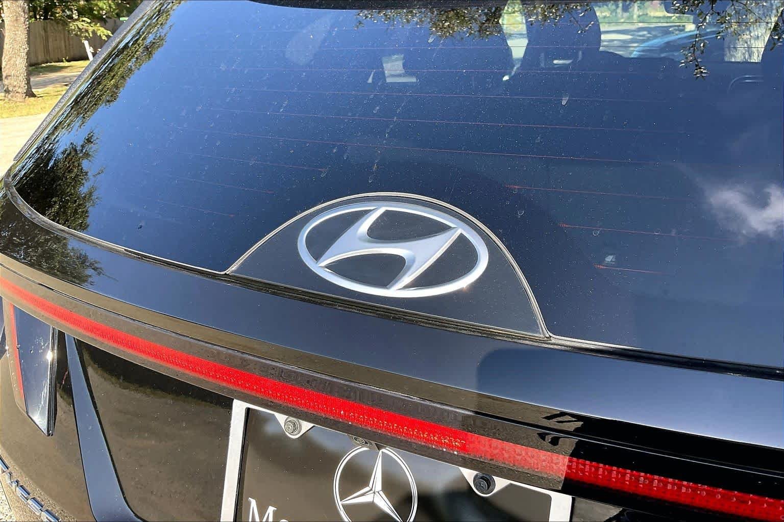 Used 2023 Phantom Black Hyundai Blue image 29