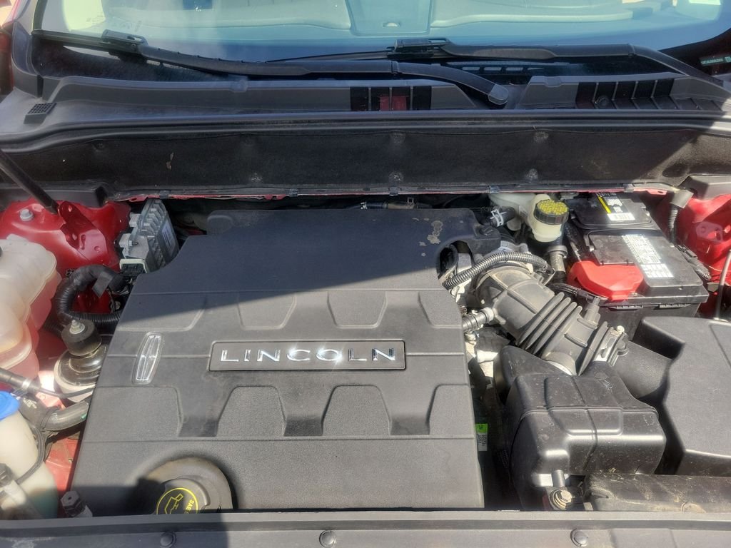 Used 2016 Red Lincoln Reserve image 34