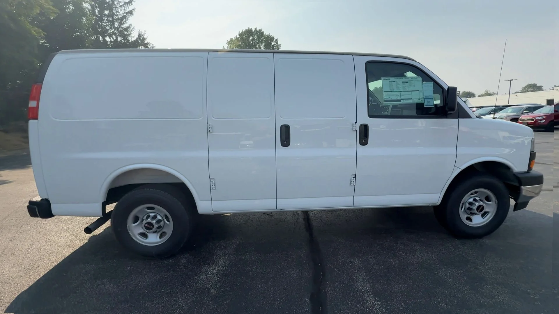New 2025 Summit White GMC Work Van image 9