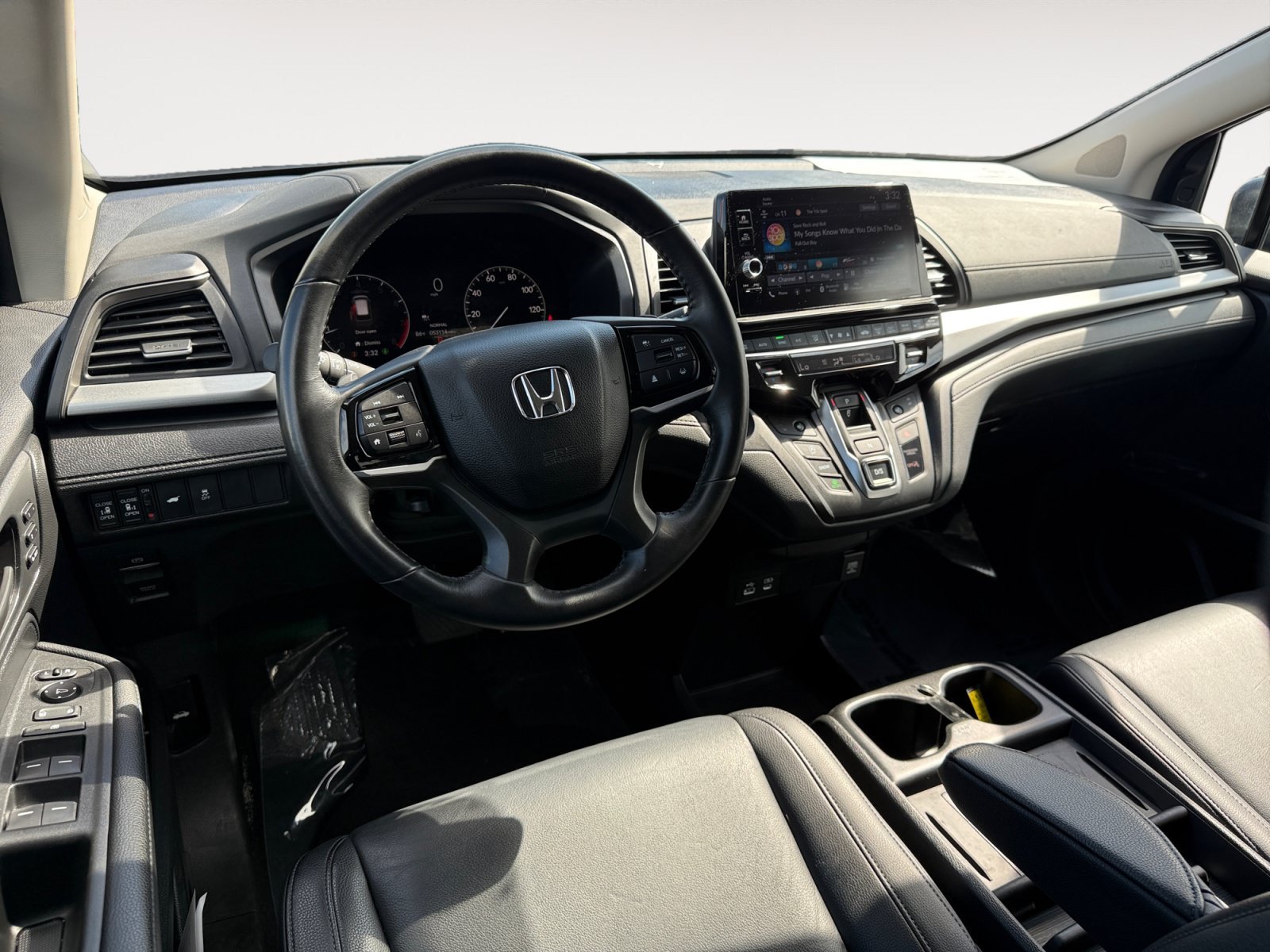 Used 2025 Crystal Black Pearl Honda EX-L image 15