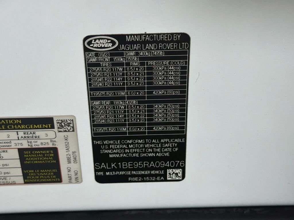 Certified Used 2024 White Land Rover Autobiography image 35