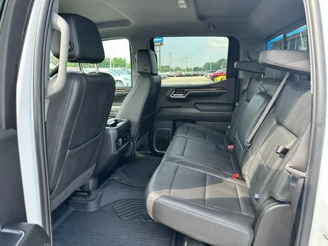 Used 2024 Summit White Chevrolet RST image 35