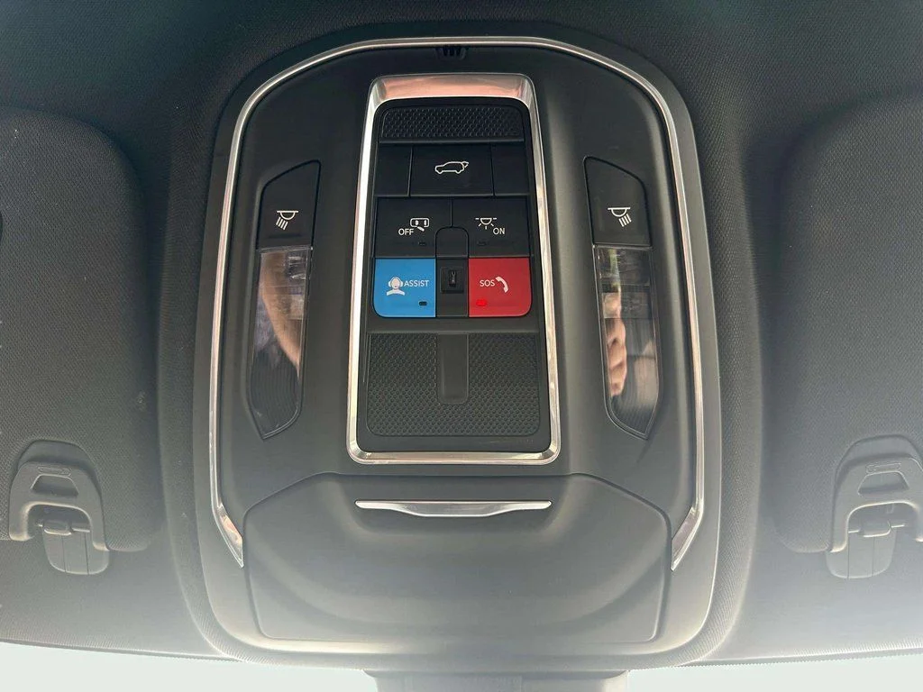 2023 Jeep Wagoneer L Series III - Photo 37