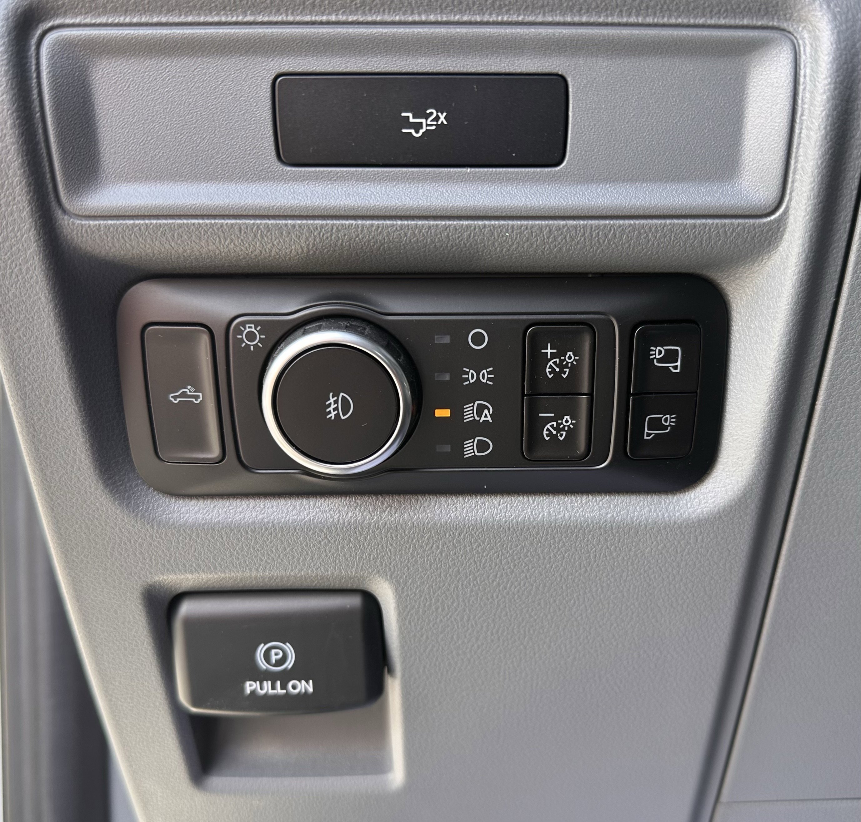 New 2026 Oxford White Ford XLT image 19