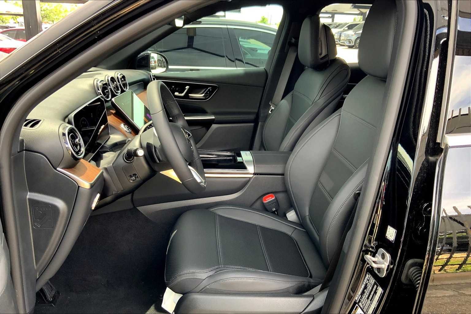 2025 Mercedes-Benz GLC Base - Photo 16