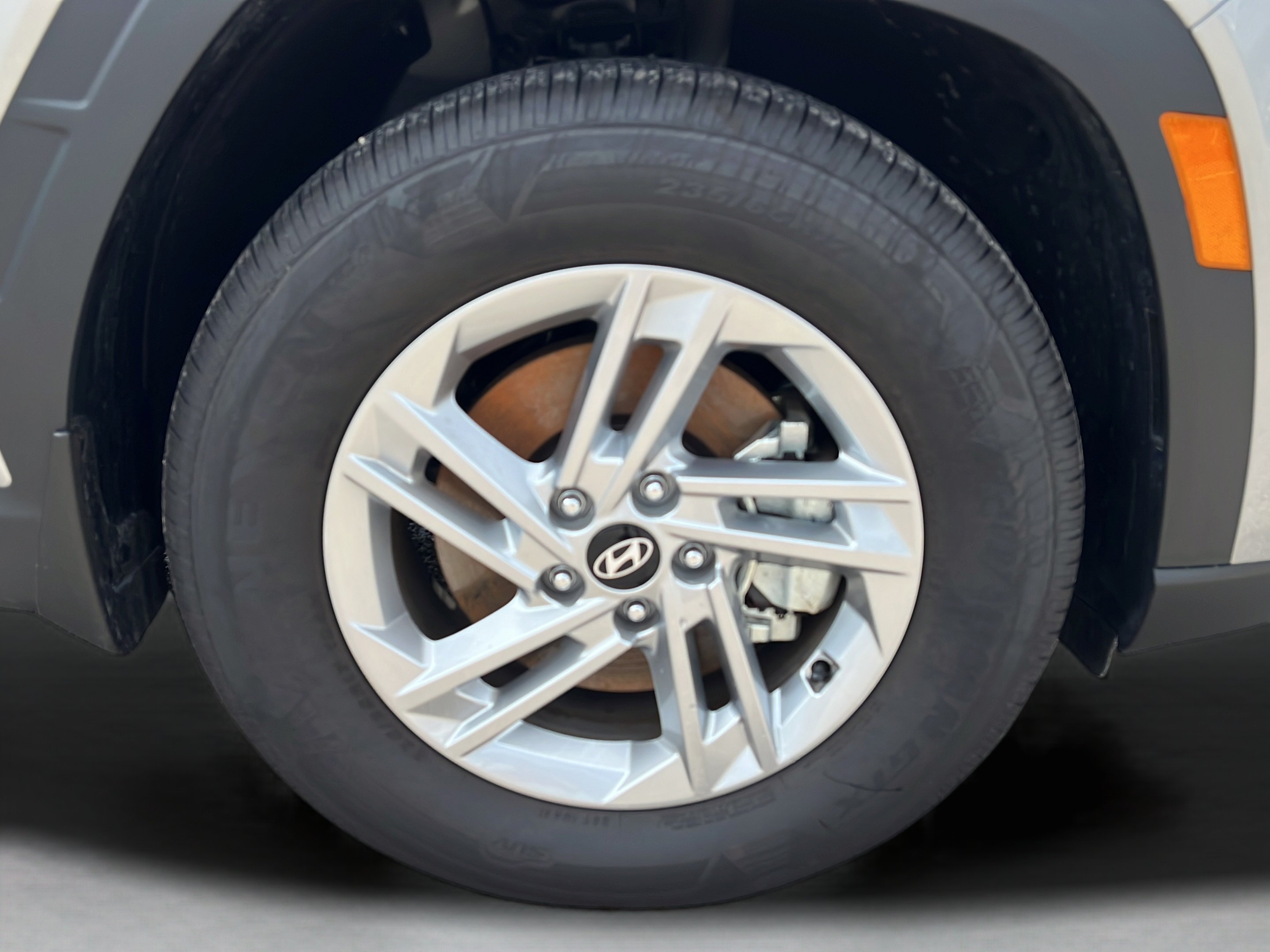 Used 2026 Shimmering Silver Hyundai SE image 25