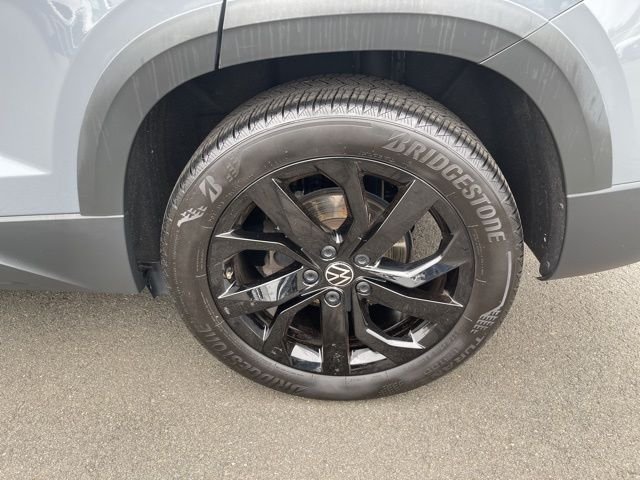 Certified Used 2023 Gray Volkswagen 1.5T SE image 9