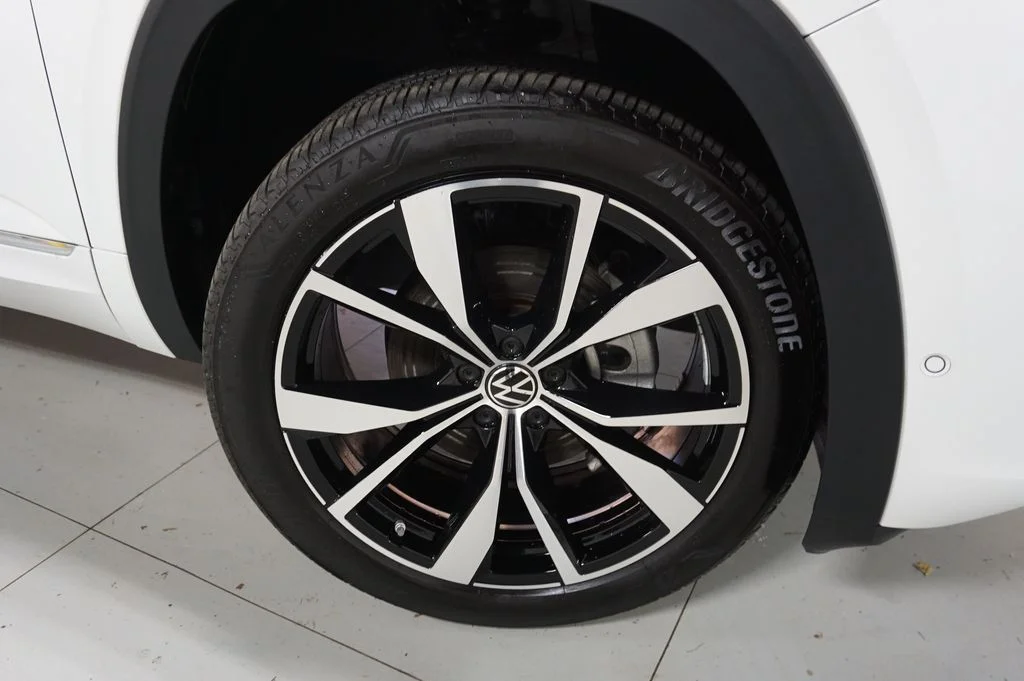 2025 Volkswagen Atlas Cross Sport SEL Premium R-LINE - Photo 21