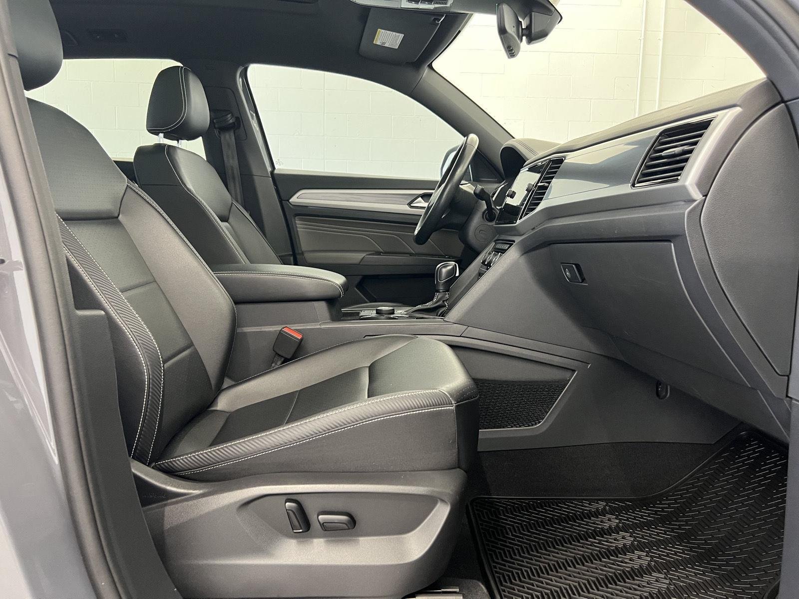 2022 Volkswagen Atlas Cross Sport SEL R-Line - Photo 31
