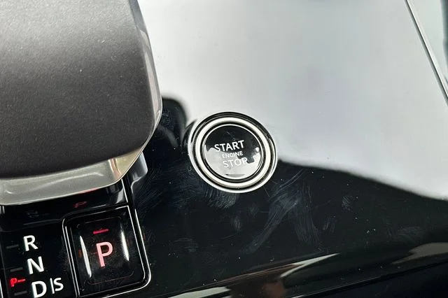 Used 2025 Gray Land Rover Dynamic SE image 22
