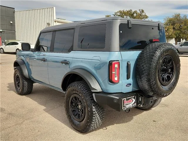 Used 2023 Velocity Blue Metallic Ford Wildtrak 4x4 image 3