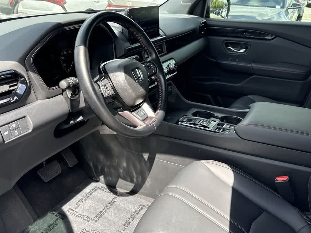 Used 2025 Lunar Silver Metallic Honda TrailSport image 13