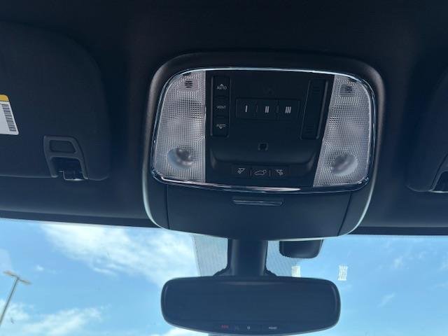 Used 2019 Sting-Gray Clearcoat Jeep Altitude image 10
