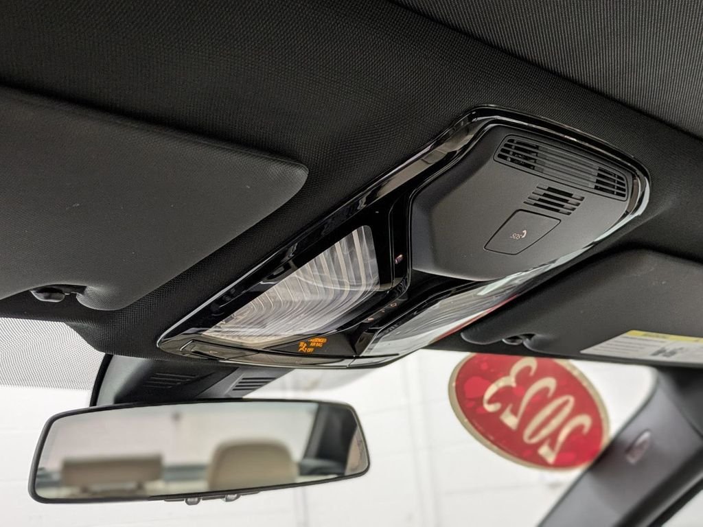 2023 BMW 3 Series 330i - Photo 34
