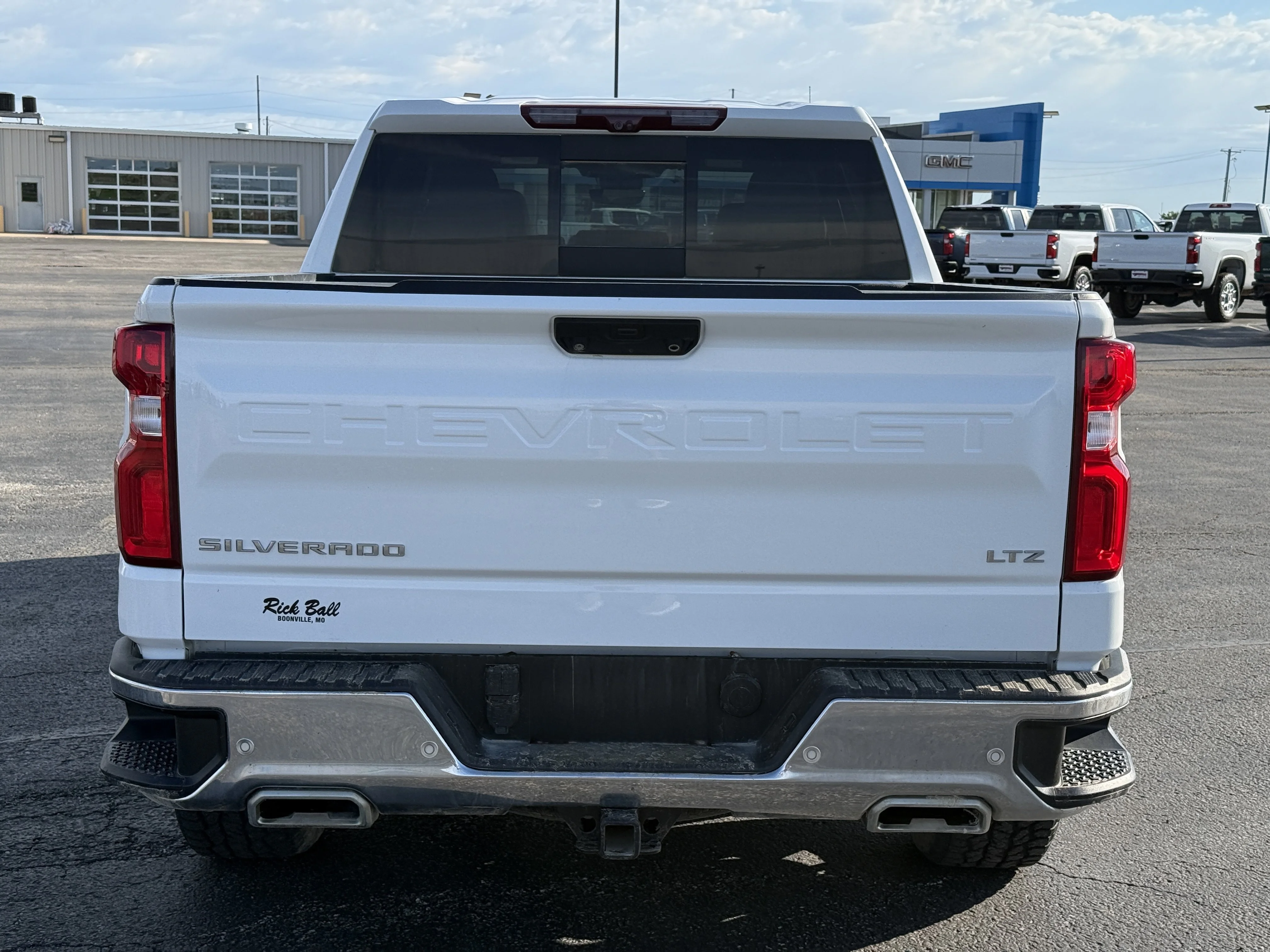 Used 2022 Summit White Chevrolet LTZ image 12