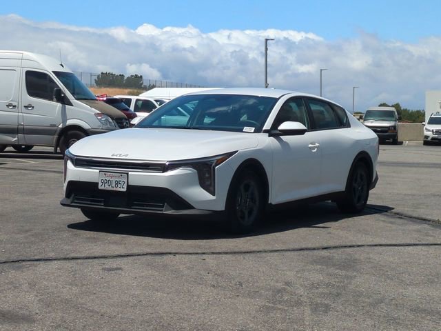 Used 2025 White Kia LXS image 4